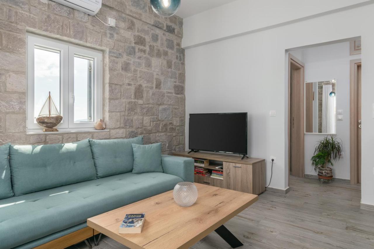 Balliu Apartment Triovasalos Екстер'єр фото